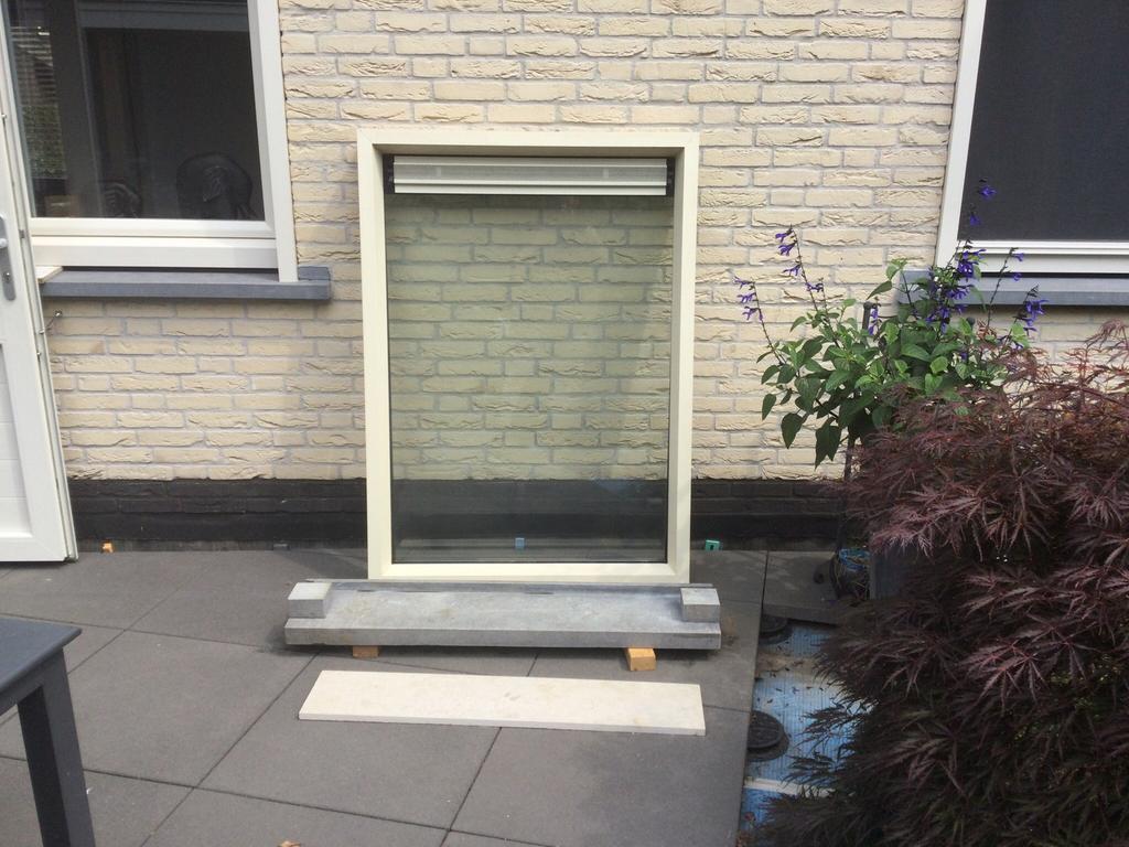 Kunststof kozijn 141x101 CM + dauerluftung + raamdorpel, Ophalen, Kunststof, Raamkozijn, Zo goed als nieuw