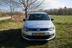 Volkswagen Polo 1.0 TSI 70KW 5D Bluemotion 2015 Grijs, Auto's, Voorwielaandrijving, 40 €/maand, 1011 kg, 95 pk