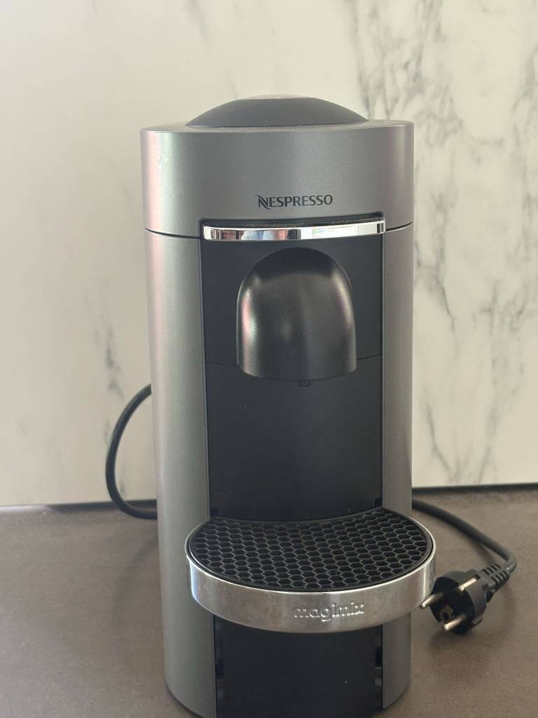 Magimix Nespresso Vertuo Plus Koffiemachine, Ophalen, Koffiemachine, Zo goed als nieuw, 1 kopje