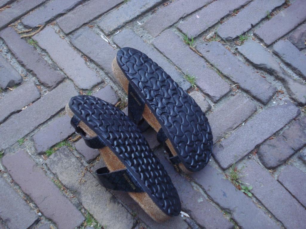 BIRKENSTOCK MAYARI ZWART 38 NU GRATIS VERZENDING PER POST, Kleding | Dames, Schoenen, Slippers, Verzenden, Zwart, Zo goed als nieuw