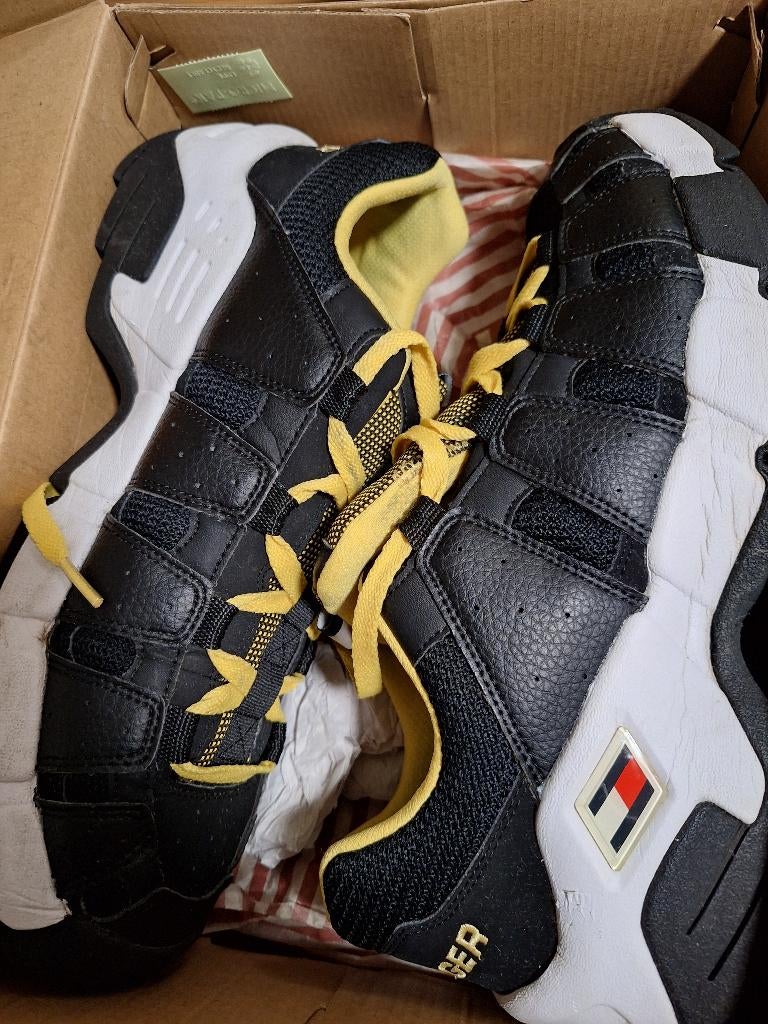 Tommy hilfinger schoenen, Ophalen, Zo goed als nieuw, Sneakers of Gympen