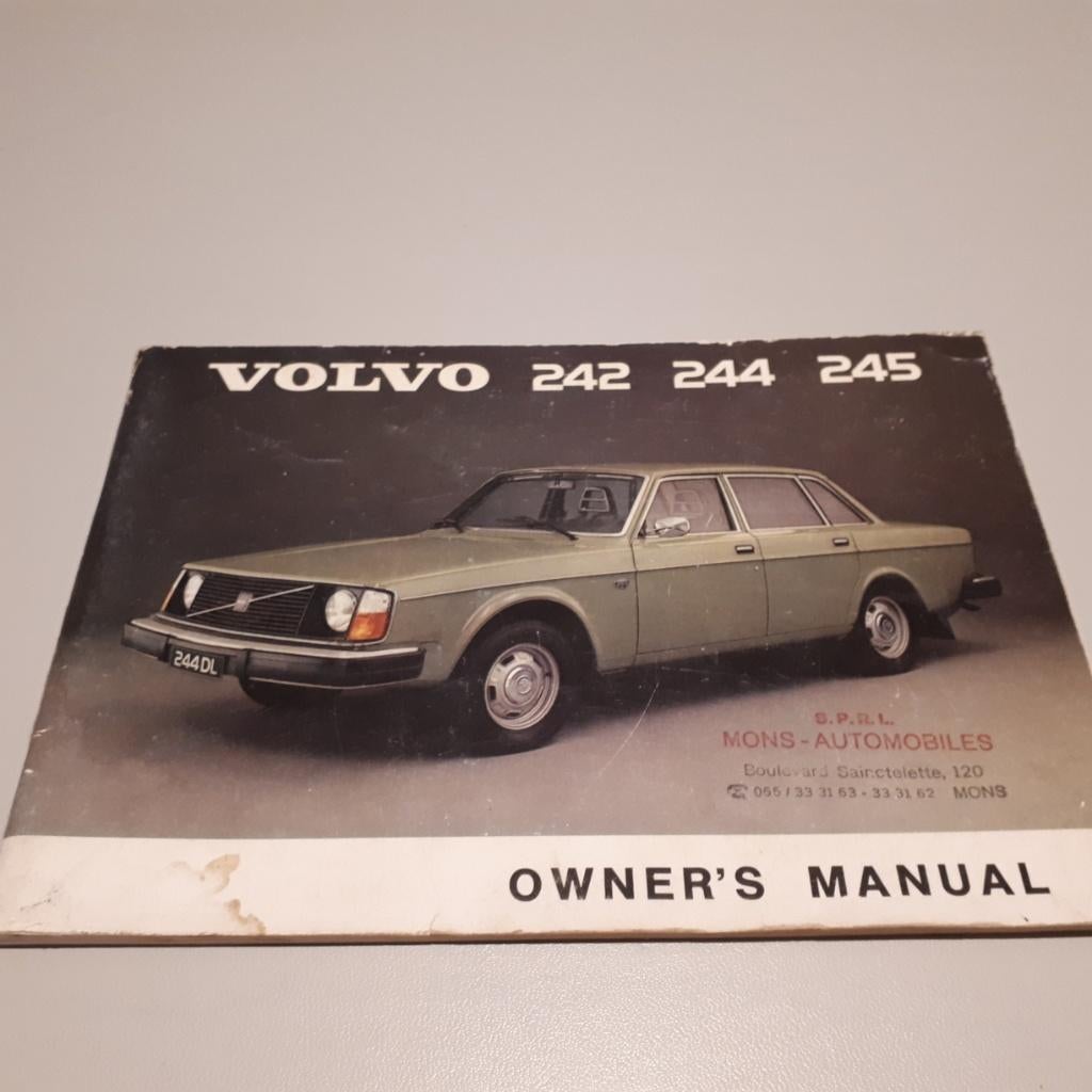 BROCHURE/INSTRUCTIEBOEKJE VOLVO 242 244 245 uit 1974, Ophalen of Verzenden, Gelezen, Volvo