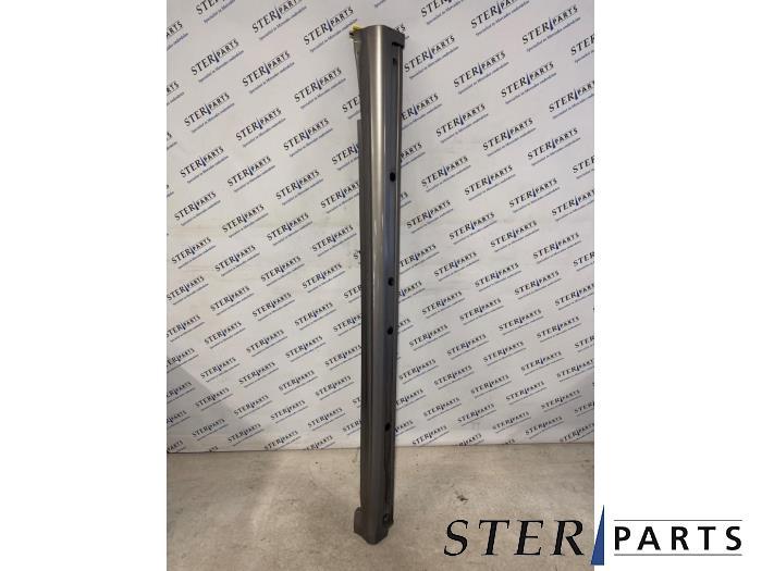 Zijskirt links van een Mercedes B-Klasse (748), Gebruikt, -, Ophalen of Verzenden, -