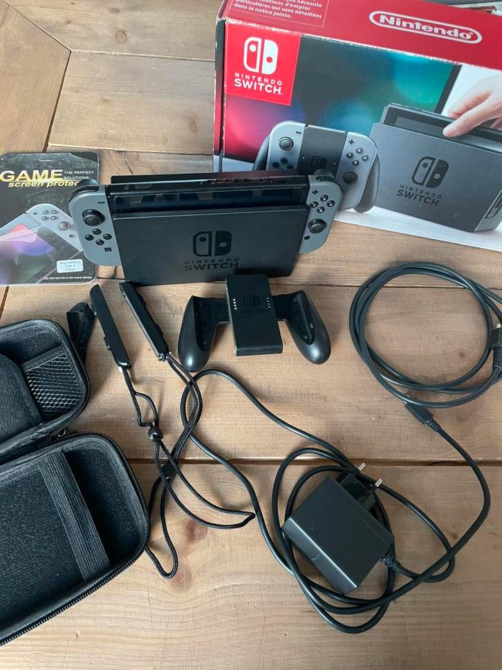 Nintendo Switch Grijs Compleet, Spelcomputers en Games, Spelcomputers | Nintendo Switch, Zo goed als nieuw, Switch Original, Ophalen of Verzenden