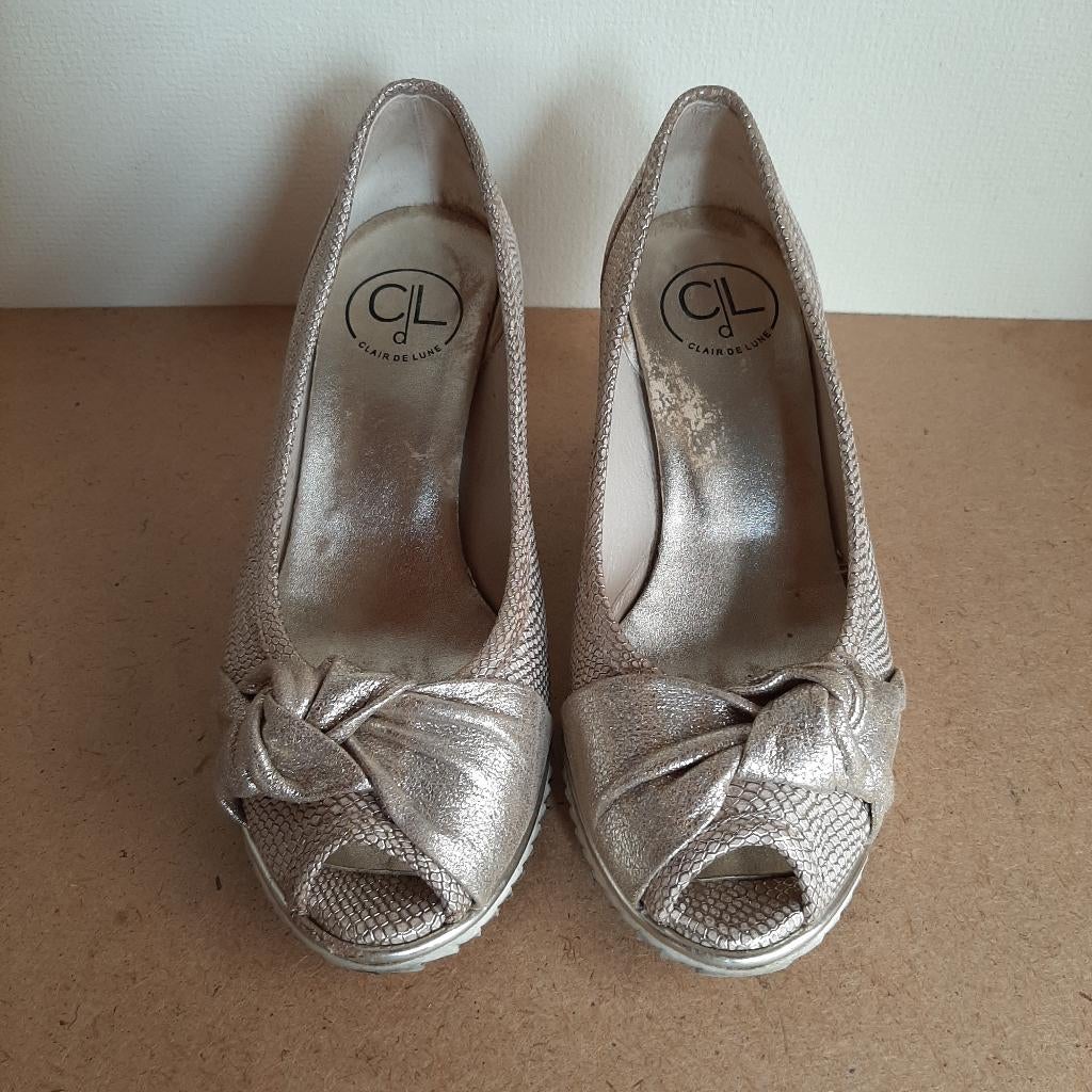 Gouden sleehakken Claire de Lune maat 38, Overige kleuren, Zo goed als nieuw, Sandalen of Muiltjes, Ophalen of Verzenden