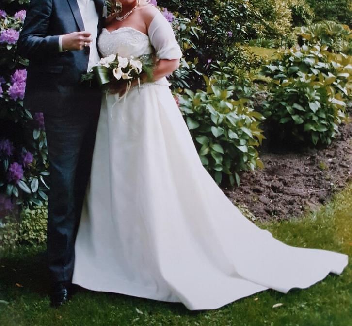 2-delige trouwjurk off-white, maat 42/44., Kleding | Dames, Trouwkleding en Trouwaccessoires, Gedragen, Trouwjurk, Overige kleuren