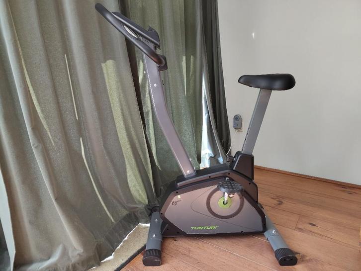 Tunturi Cardio Fit B35 hometrainer - weinig gebruikt, Sport en Fitness, Fitnessapparatuur, Zo goed als nieuw, Hometrainer, Benen