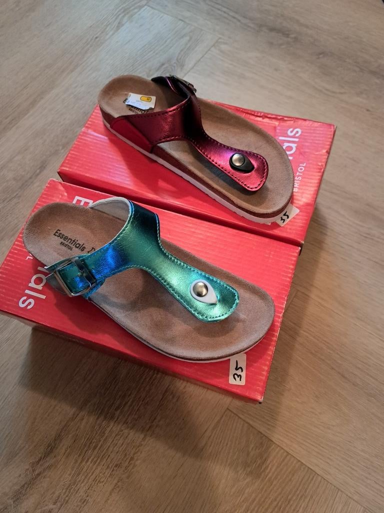 TEEN SLIPPERS MAAT 35 METALLIC BORDEAUX ROOD, Ophalen of Verzenden, Nieuw, Jongen of Meisje, Overige typen