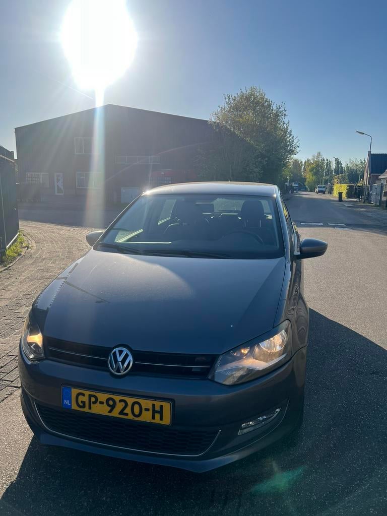 Volkswagen Polo 1.2 TSI 66KW DSG 2013 Grijs, 40 €/maand, 4 cilinders, 19 km/l, Particulier