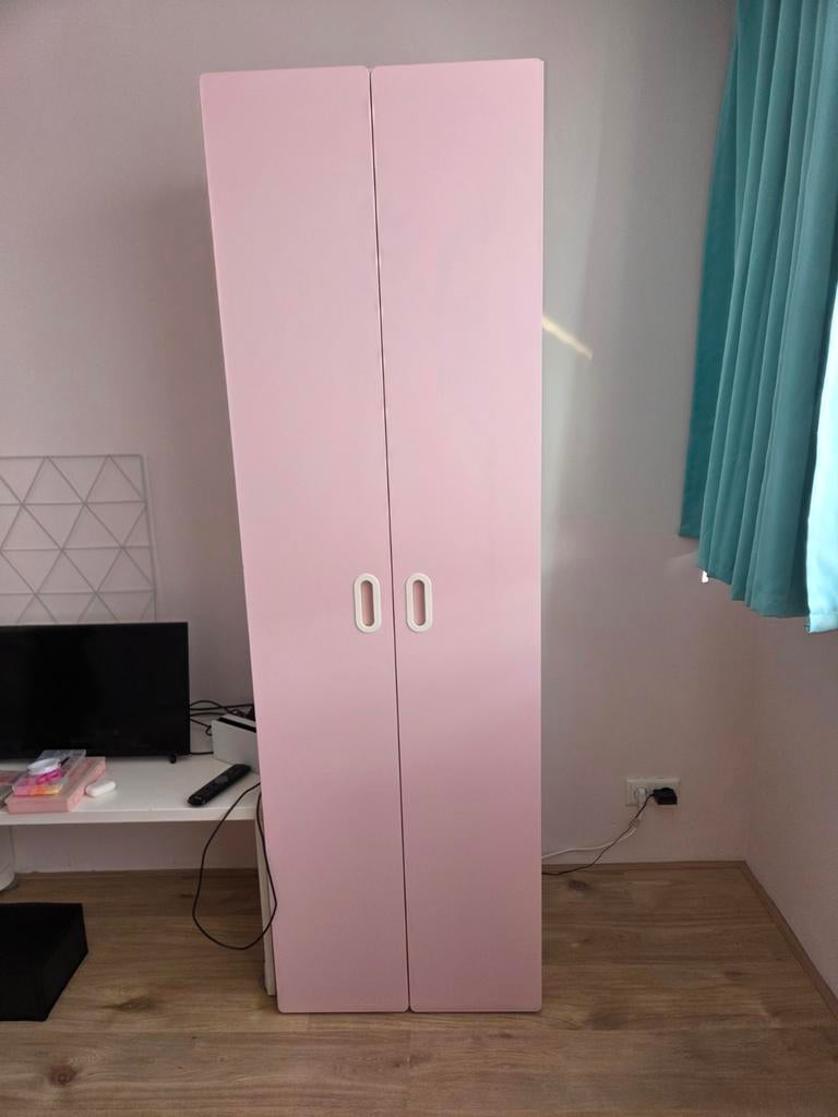 2x Roze Stuva kasten en nachtkastje - snel weg!, Huis en Inrichting, Kasten | Kledingkasten, Overige materialen, Gebruikt, Met deur(en)