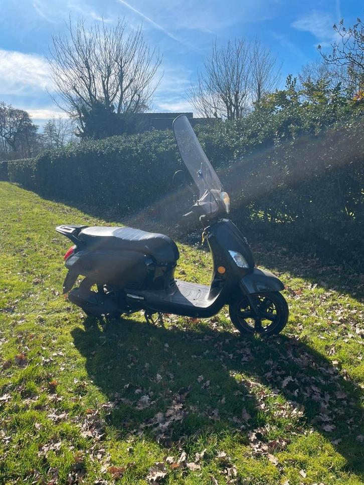Sym Fiddle 3 sport scooter in goede staat., Fietsen en Brommers, Scooters | Overige merken, Gebruikt, Maximaal 45 km/u, Benzine