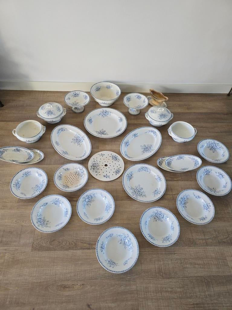 Compleet servies SOCIETE CERAMIQUE MAESTRICHT. ANNA DÉPOSE, Antiek en Kunst, Antiek | Servies compleet, Ophalen of Verzenden