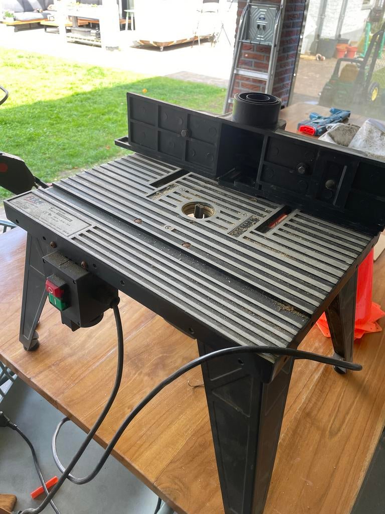Freesmachine FERM FRT-150 - Gebruikt maar functioneel, Ophalen of Verzenden, Gebruikt, Elektrisch, Bovenfrees