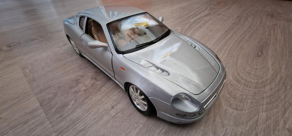 Burago Maserati 3200 GT (1998) - Schaalmodel, Ophalen, Zo goed als nieuw, Auto, Bburago