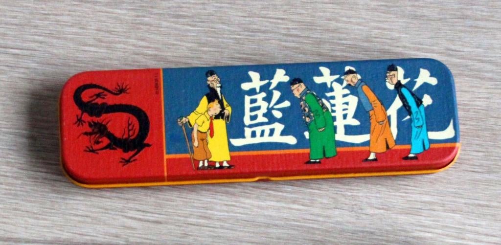 Kuifje schoolgerei pennendoos Tintin Hergé Blauwe Lotus, Verzenden, Kuifje, Zo goed als nieuw, Beeldje of Figuurtje