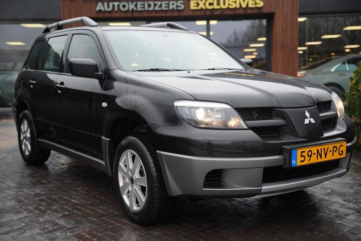 Mitsubishi Outlander 2.0 Comfort Airco Radio/CD Trekhaak, Auto's, Mitsubishi, Bedrijf, Te koop, Outlander, ABS, Airbags, Airconditioning