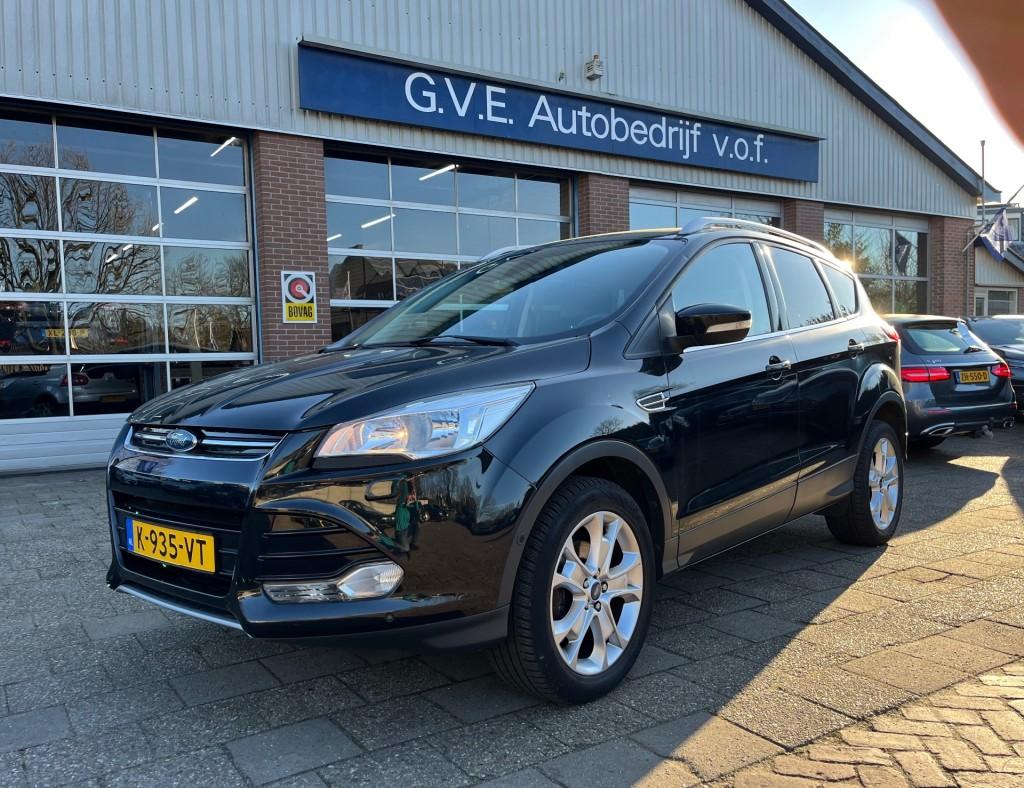 Ford KUGA 1.5 Titanium. EDITION STOELVERW,VOORRUITVERW,, Auto's, Euro 6, 4 cilinders, Bedrijf, Handgeschakeld