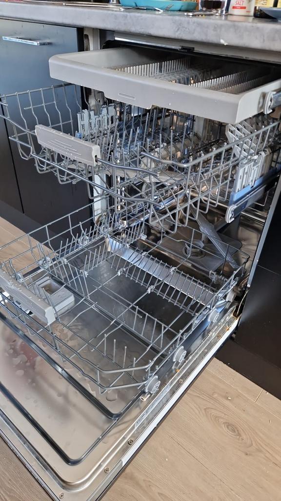 Etna inbouwvaatwasser, Witgoed en Apparatuur, Vaatwasmachines, Zo goed als nieuw, Inbouw, Minder dan 85 cm, 45 tot 60 cm, Eco programma