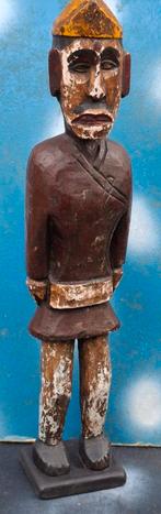 Indonesische man. Houtsnijwerk. Oud. RARE.  34 cm., Antiek en Kunst, Ophalen