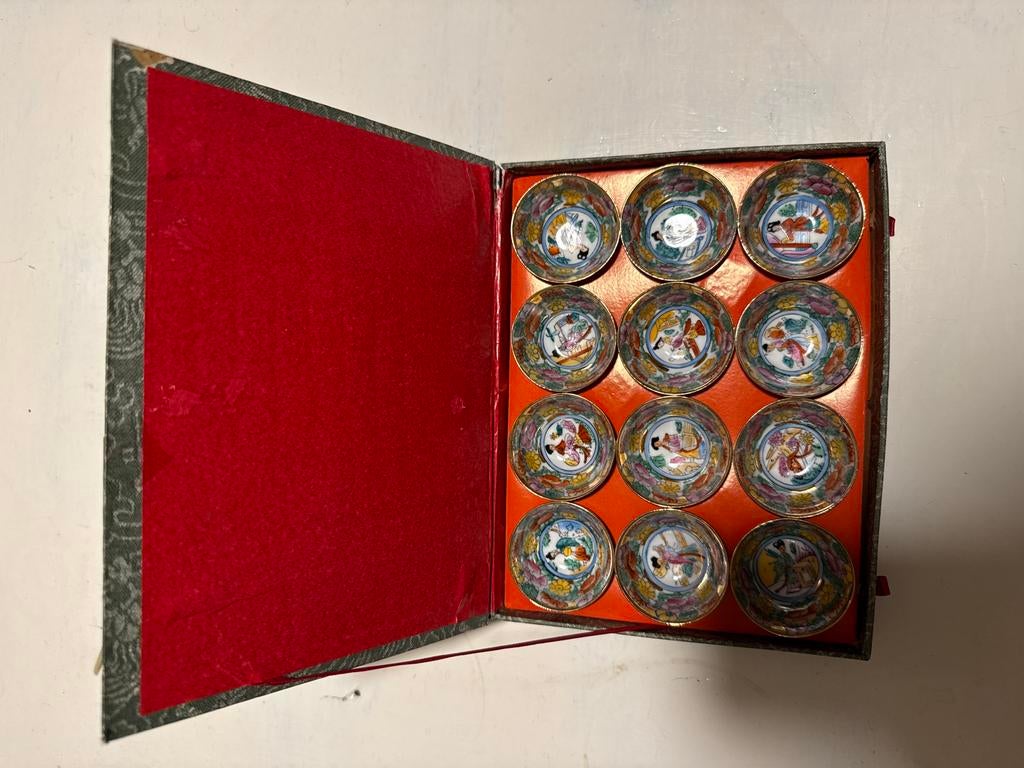 Vintage Chinees porseleinen mini theeset, 12 kopjes, Ophalen