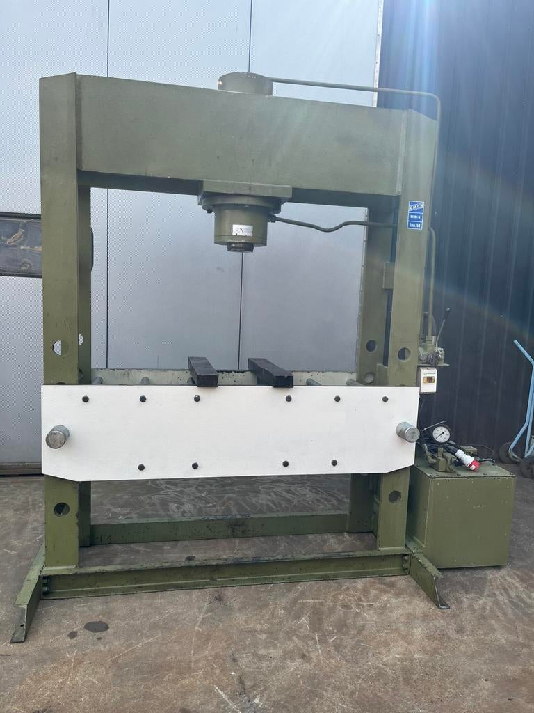 Werkplaatspers Omcn cap 150 ton Extra breed, Ophalen of Verzenden, Zo goed als nieuw