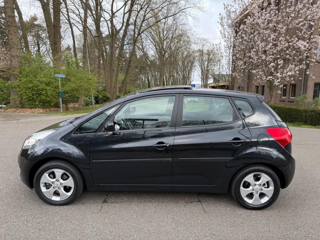 Kia VENGA 1.6 CVVT X-ECUTIVE Automaat - 2x dak - Navi !!!!, Auto's, Euro 5, 1591 cc, 4 cilinders, Zwart