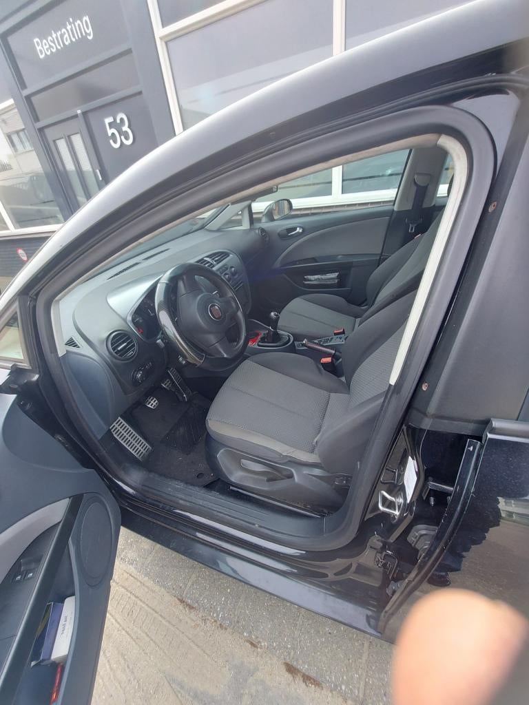 Seat Leon 1.6 75KW 2007 Zwart, Auto's, Seat, Achteruitrijcamera, 4 cilinders, Leon, Zwart