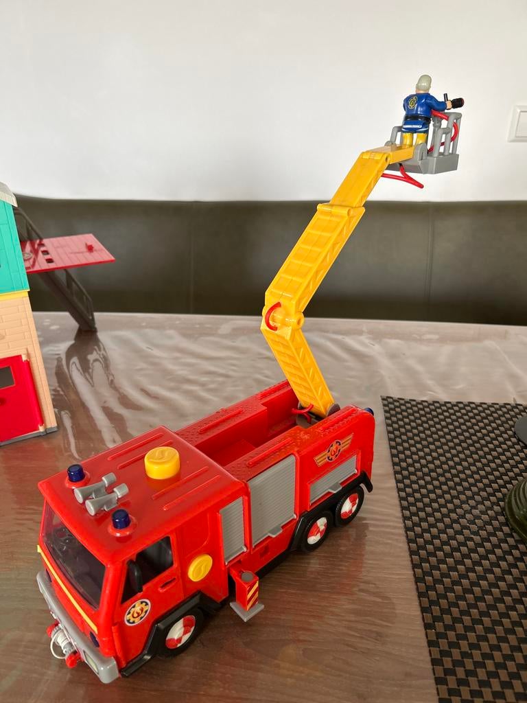 Brandweerman Sam brandweerauto met figuur, Kinderen en Baby's, Speelgoed | Speelgoedvoertuigen, Gebruikt, Ons onbekend, Ophalen of Verzenden