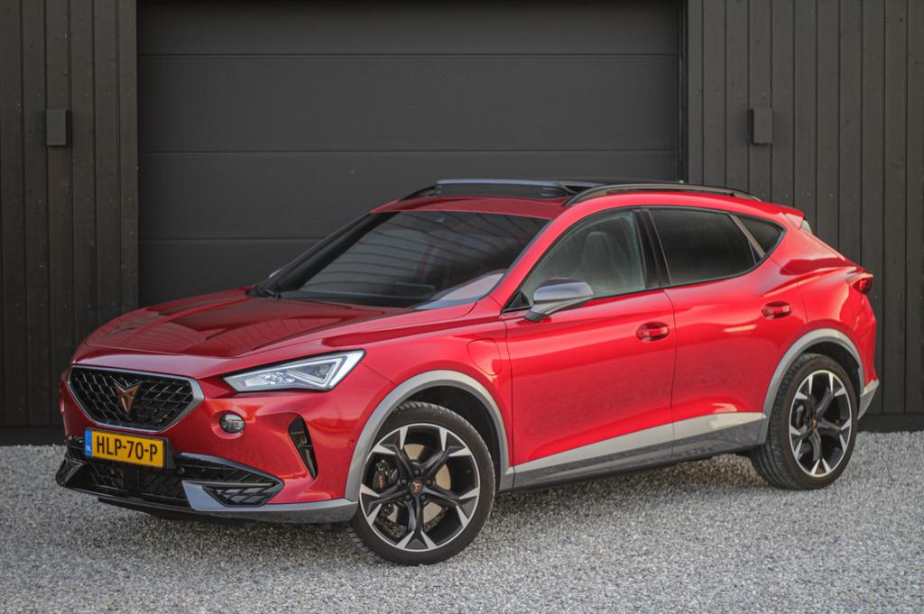 Cupra Formentor 1.4 E-hybrid 245pk DSG Pano 2022 Rood Uniek!, 4 cilinders, Formentor, Leder en Stof, Hybride Elektrisch/Benzine