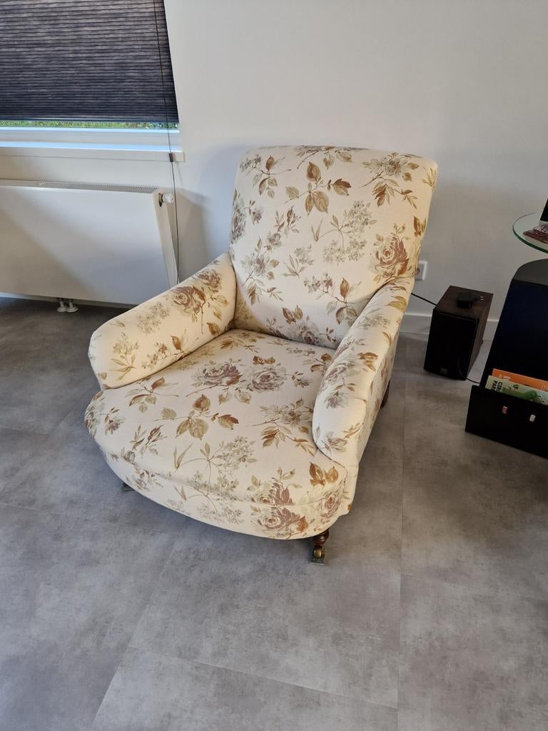 Mooie stoel. Lage stoel met mooi motief., Ophalen, 75 tot 100 cm