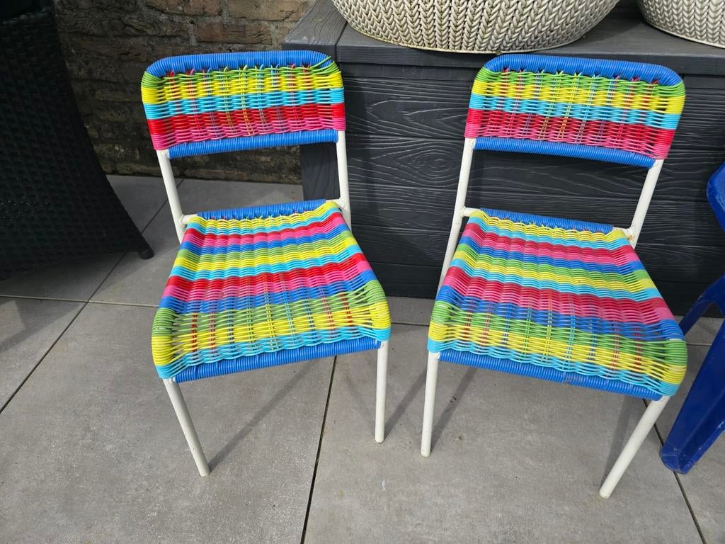 2 kinderstoeltjes, kleurrijk, Kinderen en Baby's, Kinderstoelen, Ophalen