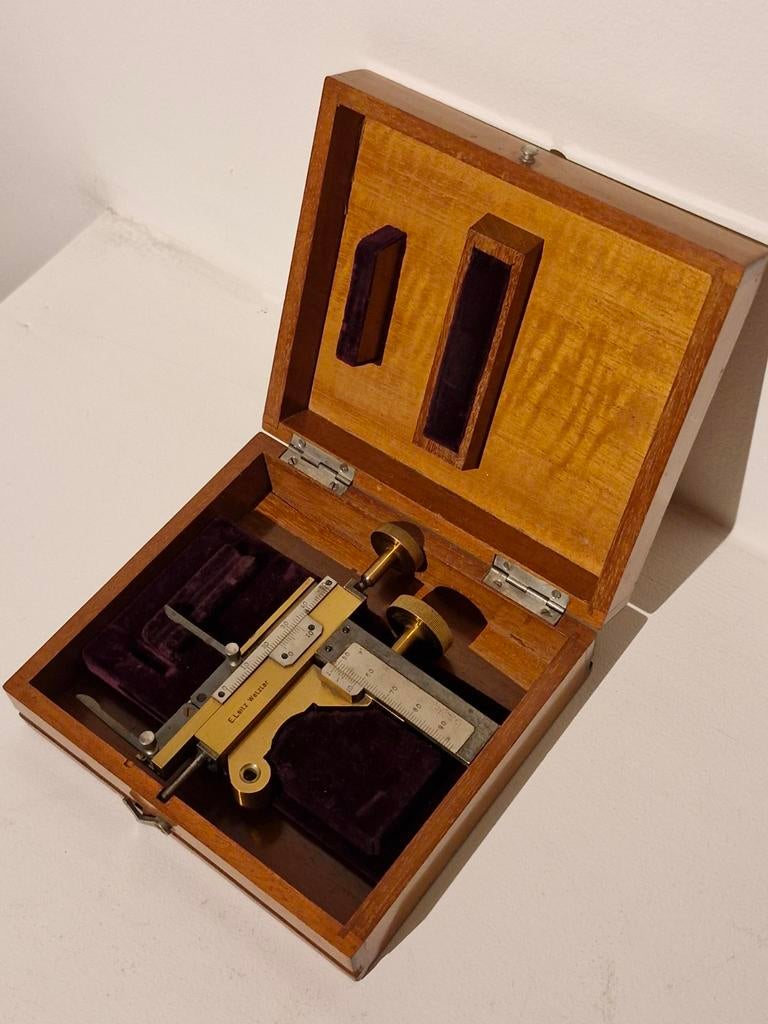 Leitz Leica Kruistafel Microscoop in Houten Kist, Ophalen of Verzenden