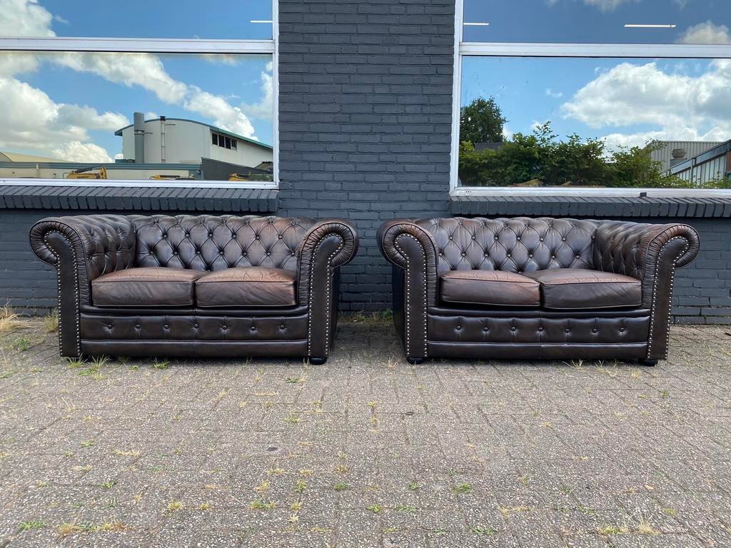 Prachtige 2 x 2 Chesterfield banken bruin gevlamd, Huis en Inrichting, Banken | Voetenbanken en Poefen, Zo goed als nieuw, 125 cm of meer