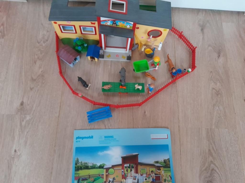 Playmobil City life Dierenpension 9275, Ophalen of Verzenden, Zo goed als nieuw, Complete set