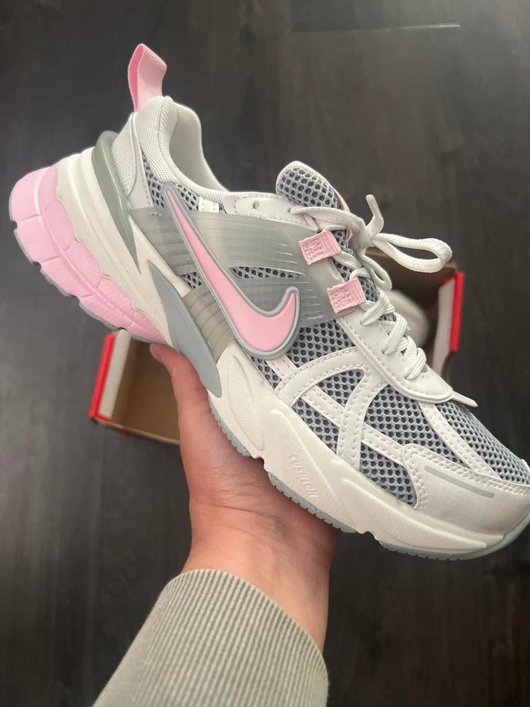 Nike V2K Run roze maat 39 hardloopschoenen, Nieuw, Ophalen of Verzenden, Hardlopen, Hardloopschoenen