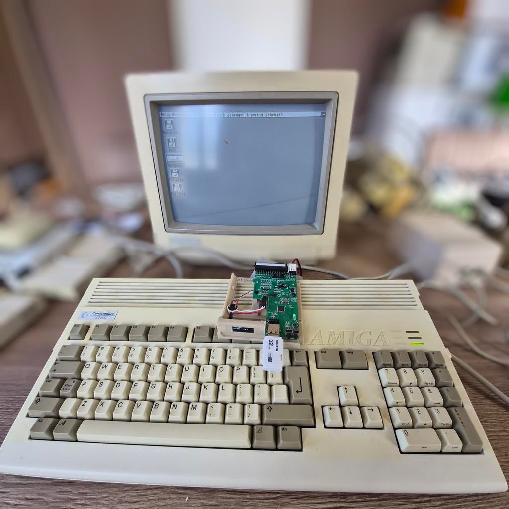 Commodore Amiga 1200, Computers en Software, Vintage Computers, Ophalen of Verzenden