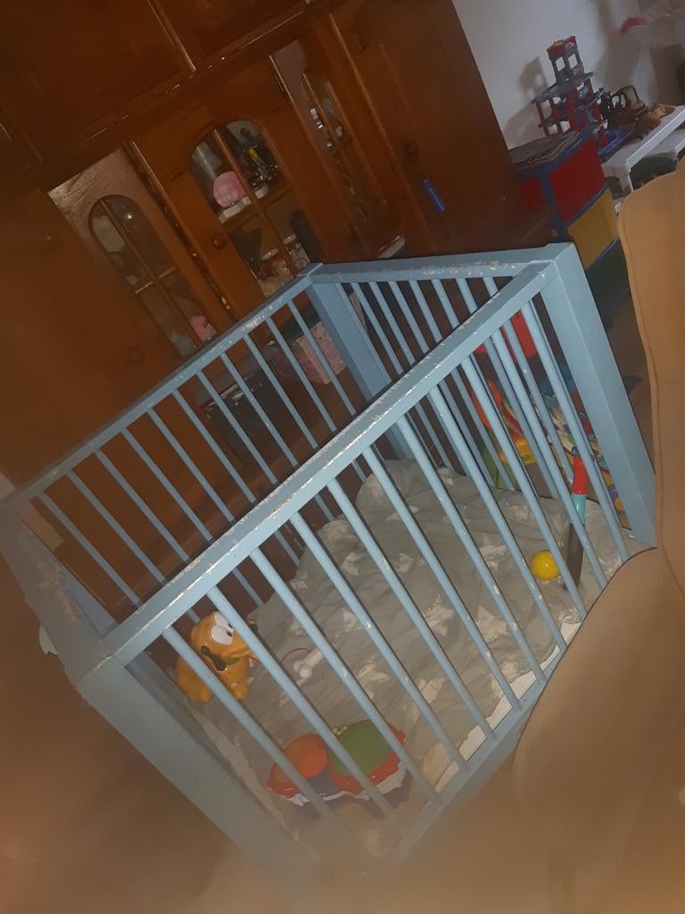 Box gratis zsm ophalen graag, Kinderen en Baby's, Boxen, Ophalen of Verzenden, Gebruikt