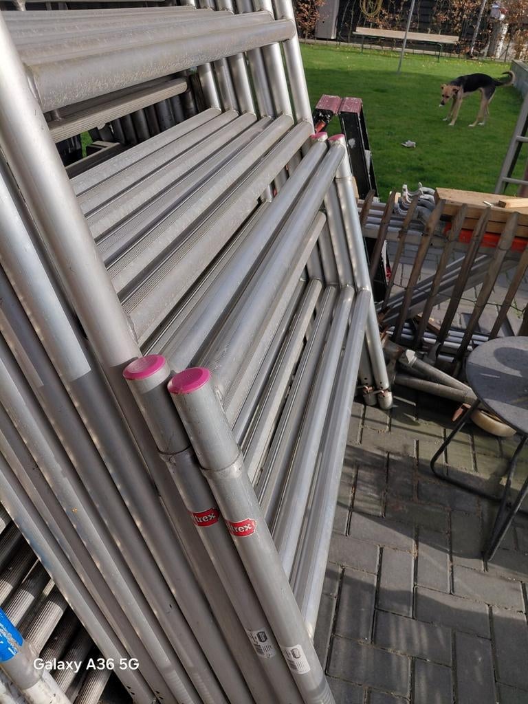 Altrex steiger  werkhoogte 8mtr, Ophalen, Zo goed als nieuw, Rolsteiger of Kamersteiger, 5 meter of hoger