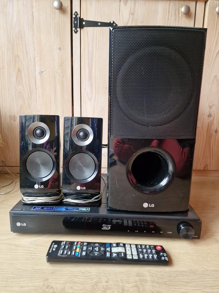 LG 3D Blu-ray Home Cinema HX521 met 2.1 speakersysteem, Audio, Tv en Foto, Home Cinema-sets, Overige merken, Gebruikt, 2.1-systeem