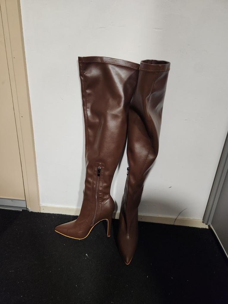 Bruine overknee laarzen met hak, Ophalen of Verzenden, Zo goed als nieuw, Bruin, Hoge laarzen