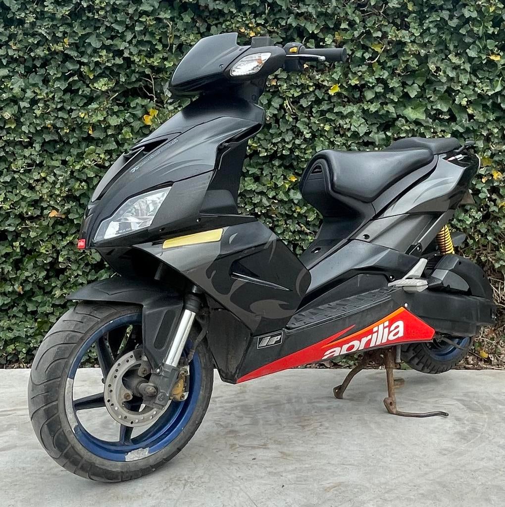 Aprilia sr factory 50 lc, Fietsen en Brommers, Scooters | Aprilia, Tweetakt, Gebruikt, SR 50, Ophalen of Verzenden