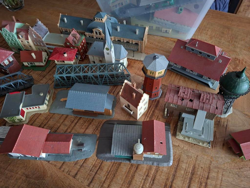 Grote partij modelbouw huisjes en bruggen, Hobby en Vrije tijd, Modeltreinen | N-Spoor, Overige merken, Gebruikt, Gelijkstroom of Wisselstroom