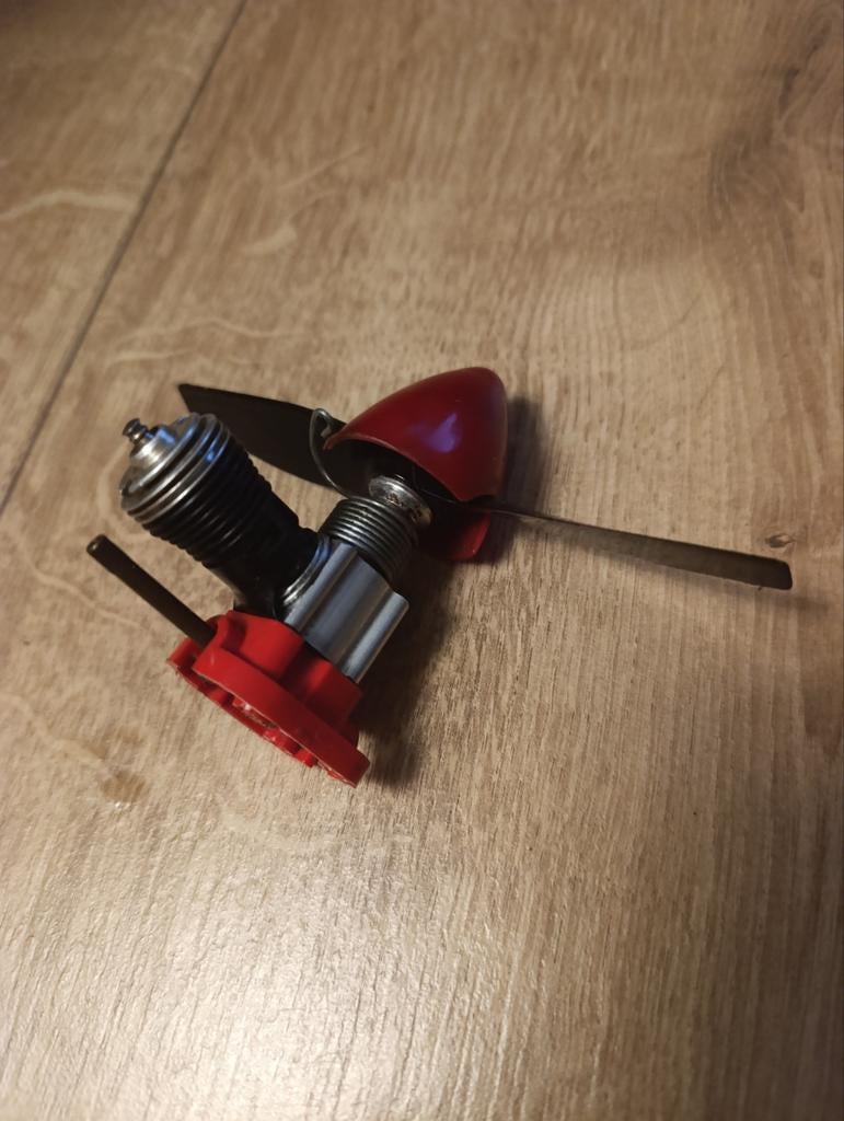 Cox .049 Gloeiplugmotor voor Modelvliegtuigen, Ophalen of Verzenden, Gebruikt