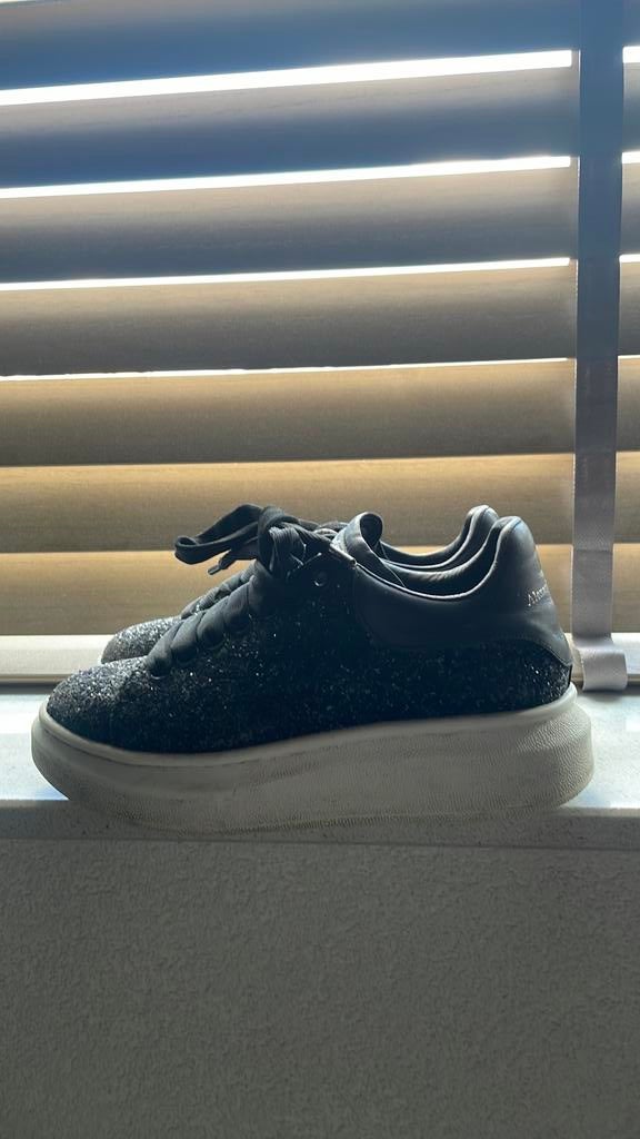 Alexander McQueen schoenen, Zwart, Ophalen of Verzenden, Sneakers of Gympen, Gedragen