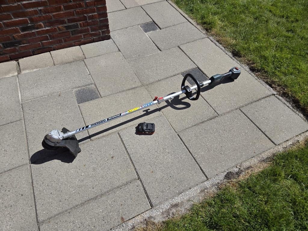 Metabo RTD 18 LTX BL 30 Accu Grastrimmer + 18V LiHD Accu, Accu, Ophalen of Verzenden, Zo goed als nieuw, 30 tot 50 cm