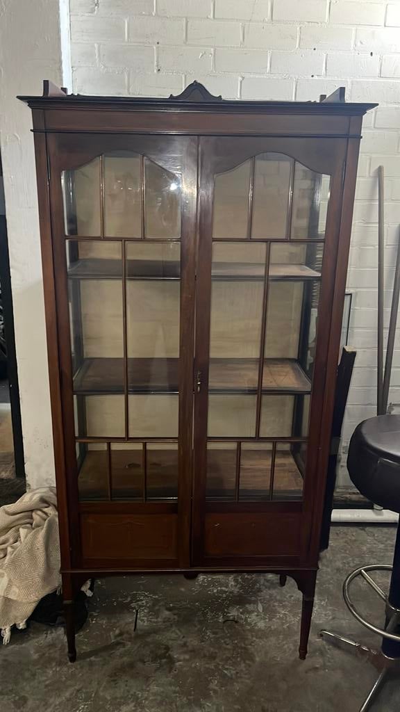 Mooie vitrinekast, Ophalen, Zo goed als nieuw, 25 tot 50 cm