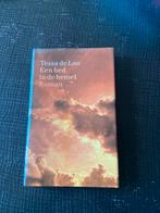 Tessa de Loo - Een bed in de hemel, Ophalen of Verzenden, Gelezen, Arbeiderspers, Nederland