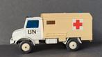 Mercedes Benz Unimog Ambulance UN 1:50 Solid Pol, Ophalen of Verzenden, Zo goed als nieuw, Auto
