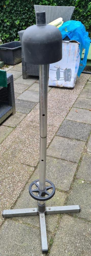 Bandenhouder beschikbaar voor biedingen