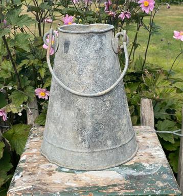 Brocante oud Frans zinken melkbusje beschikbaar voor biedingen